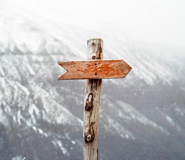 mountain-trail-marker